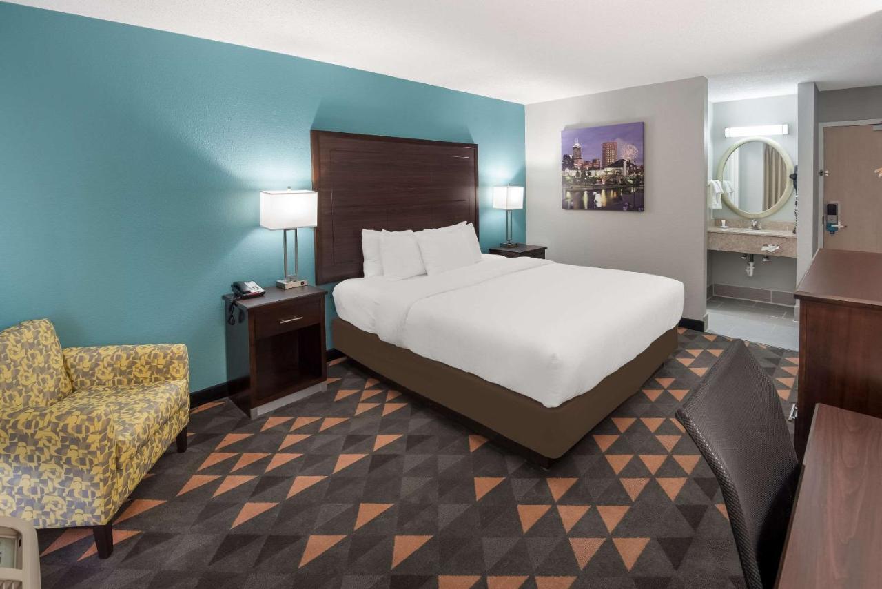 Hotel Clarion Pointe Indianapolis Northeast Castleton Exterior foto