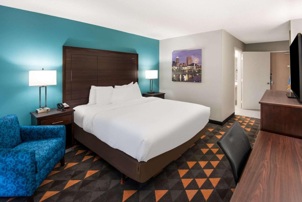Hotel Clarion Pointe Indianapolis Northeast Castleton Exterior foto