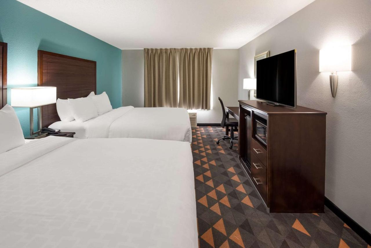 Hotel Clarion Pointe Indianapolis Northeast Castleton Exterior foto
