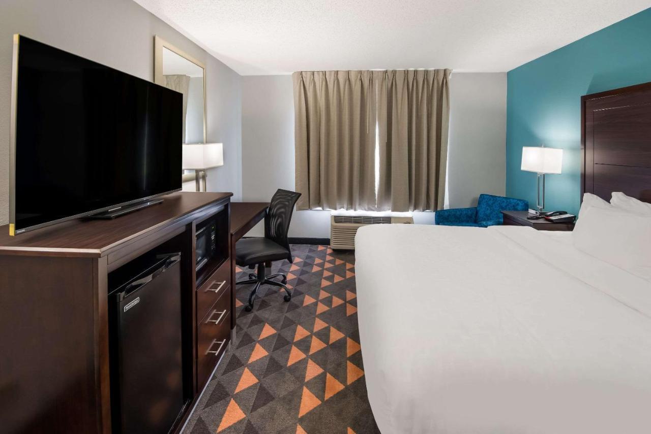 Hotel Clarion Pointe Indianapolis Northeast Castleton Exterior foto