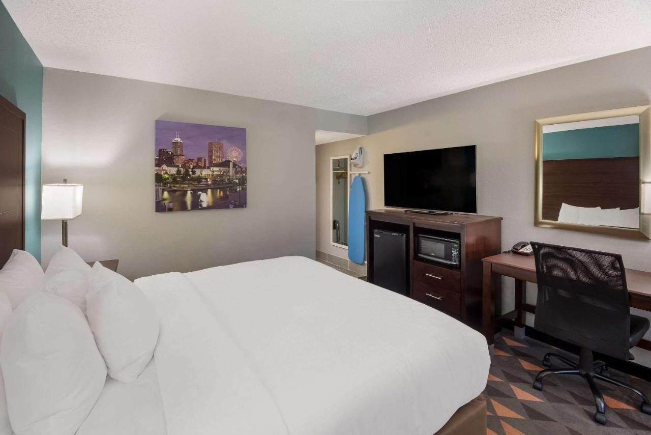 Hotel Clarion Pointe Indianapolis Northeast Castleton Exterior foto